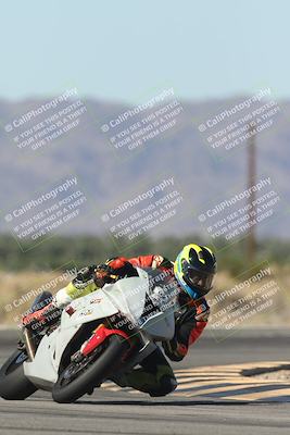 media/Oct-30-2025-Racers Edge (Thu) [[dabbdaf680]]/3-B Group/Session 4 Turn 16/